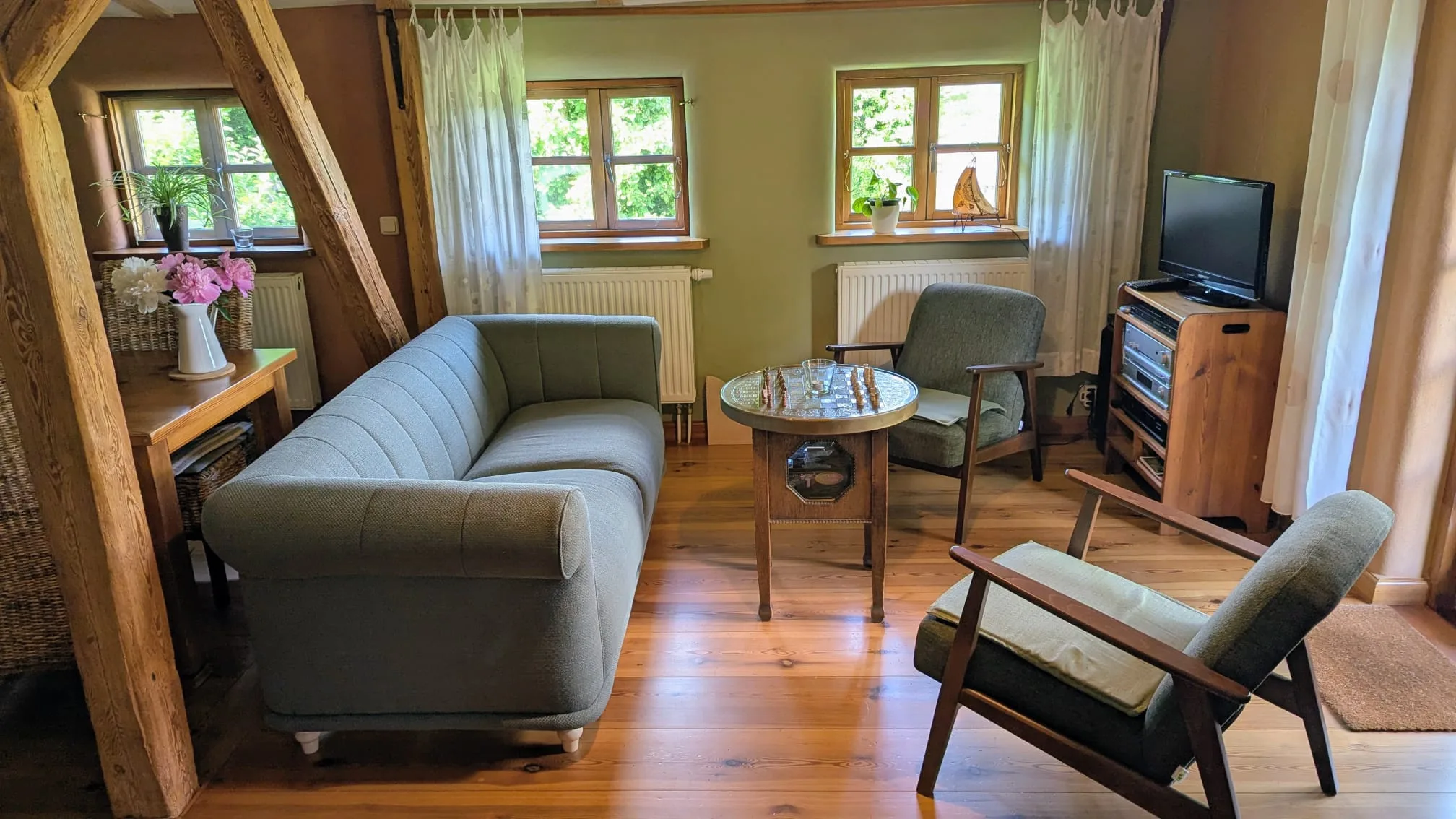 Warmer Wohnbereich im Ferienhaus Zur Tenne